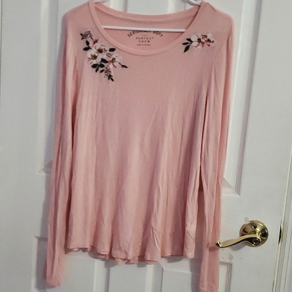 NWOT Aero Pink Long Sleeve Seriously Soft Floral Embroidered Perfect Crew Top L - Picture 2 of 14